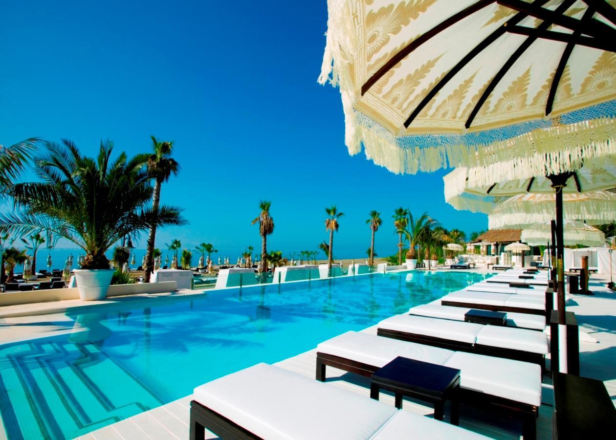 Marina Mariola Resort
